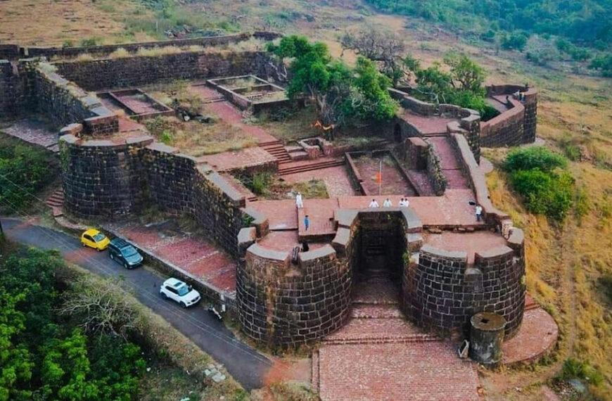 Bankot Fort